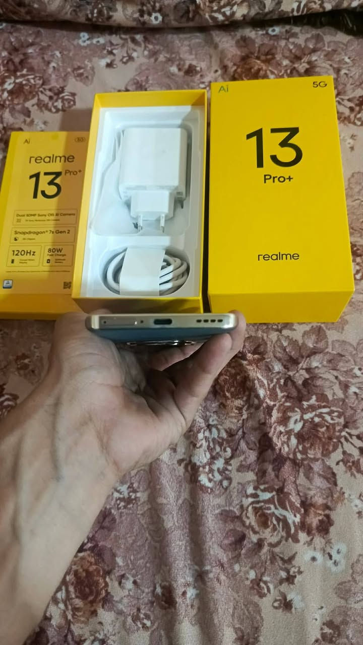 السلام عليكم للبيع او مراوسه وياه s22 الترا
ريلمي 13 برو بلص 5g
داكره 512
رام 12+12=24
نضافه جلخ مابي 100/100
شرط لا مفتوح ولا واصل مصلح 
استعماله شي قليل وضع شركه بعده 
كاميرته تخبل زوم 120x
شاحنته شريع تدعم 80W
بوبجي تدعم 90 فريم 
كامل ملحقاته 
الاستفسار علخاص او اتصال ع ارقام تاليه.. 
***********
***********
