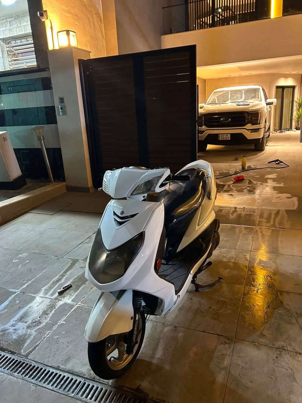 السلام عليكم سكنس فحل طلاعات للبيع الدراجه نضيفه وبلاديه وكهربائيات شغاله نكره سلف بس بيه صوت بل كلجات ماعرف روله كلج لان اني بل شغل ما اطلع بيه خاله بل بيت تجي تفحص وشوفه شبيه مكاني اليرموك قرب جامع الشواف 575 وبيه مجال حك الجيه  ممتواجد خاص فقط عل رقم ‭+964 783 841 6380‬
