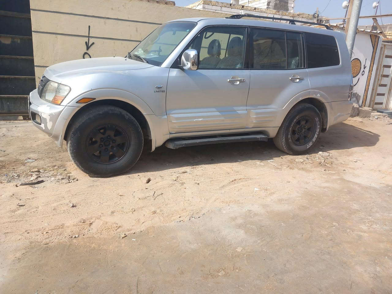 السلام عليكم سياره باجيرو موديل ٢٠٠١ رقمه اربيل محرك بدايه ضعيف كير حداديه كهربائيات تبريد كله كامله راعيها ابو سنويه موجود بيع أو مراوس السعر ب٨٠ بيها مجال مكلف بنشر هذا رقم تلفون راعيها *********** سياره بل الناصرية مركز ناصرية, ذي قار
