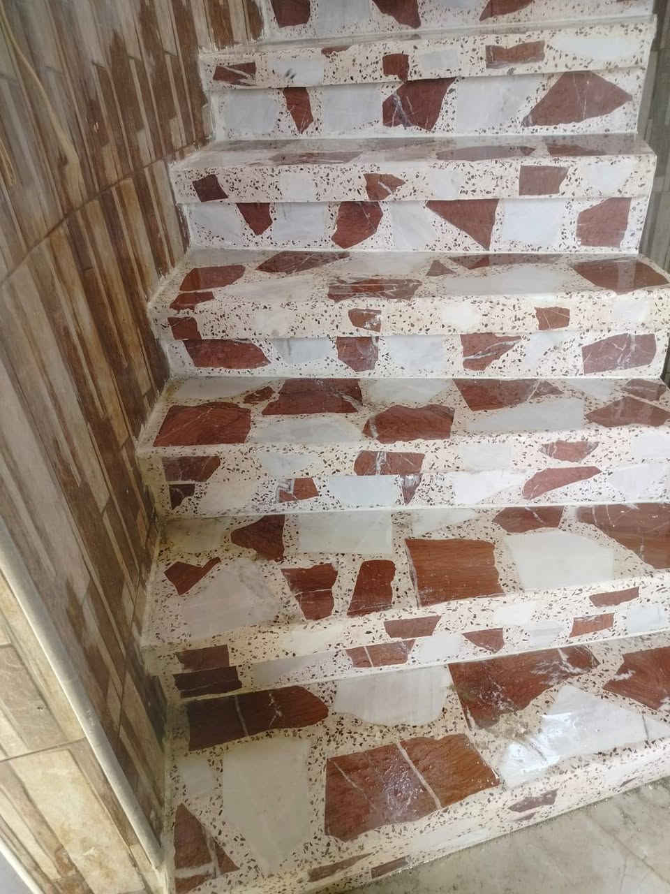 معمل الشروق لإنتاج البايات بكافه انواعها التعليق والتغليف ومن افضل المواد وسمعت السعودية الملوث  ا الجانب الايمن باداره صالح ابو مثنى***********
