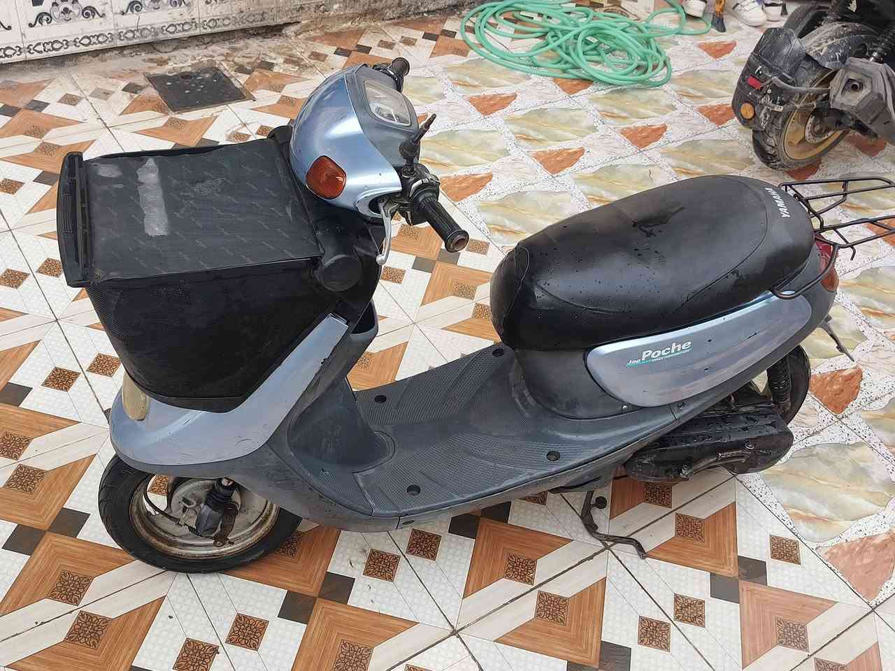 السلام عليكم
دراجة منغولي للبيع 

نقصها فقط باتري والباقي كله شغال شلعتها قوية اشاير امامي خلفي كلوب امامي وخلفي قفل جنطة سلة جديدة ابريك امامي خلفي هورن كفراتها بلادي

السعر 300 ألف بيها مجال بسيط

***********
