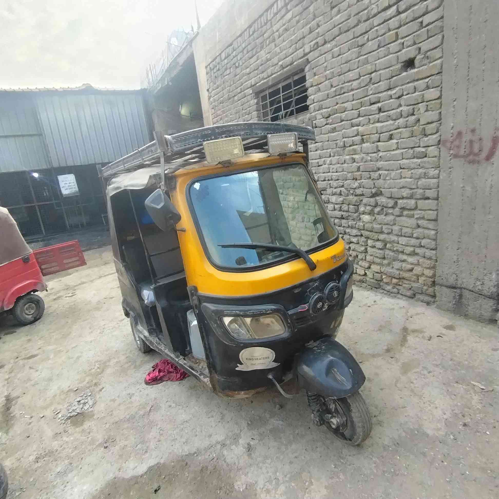 سلام عليكم تكتك تفي اس موديل 17مكينه مال 20 مجفته 2مرتين بس تخم تاير كامله ابيع عله الحطه كامله سعر3ملاين بيه مجال للستفسار رقم *********** مكاني بغداد كماليه قرب العبيدي مدوشمه جديد
