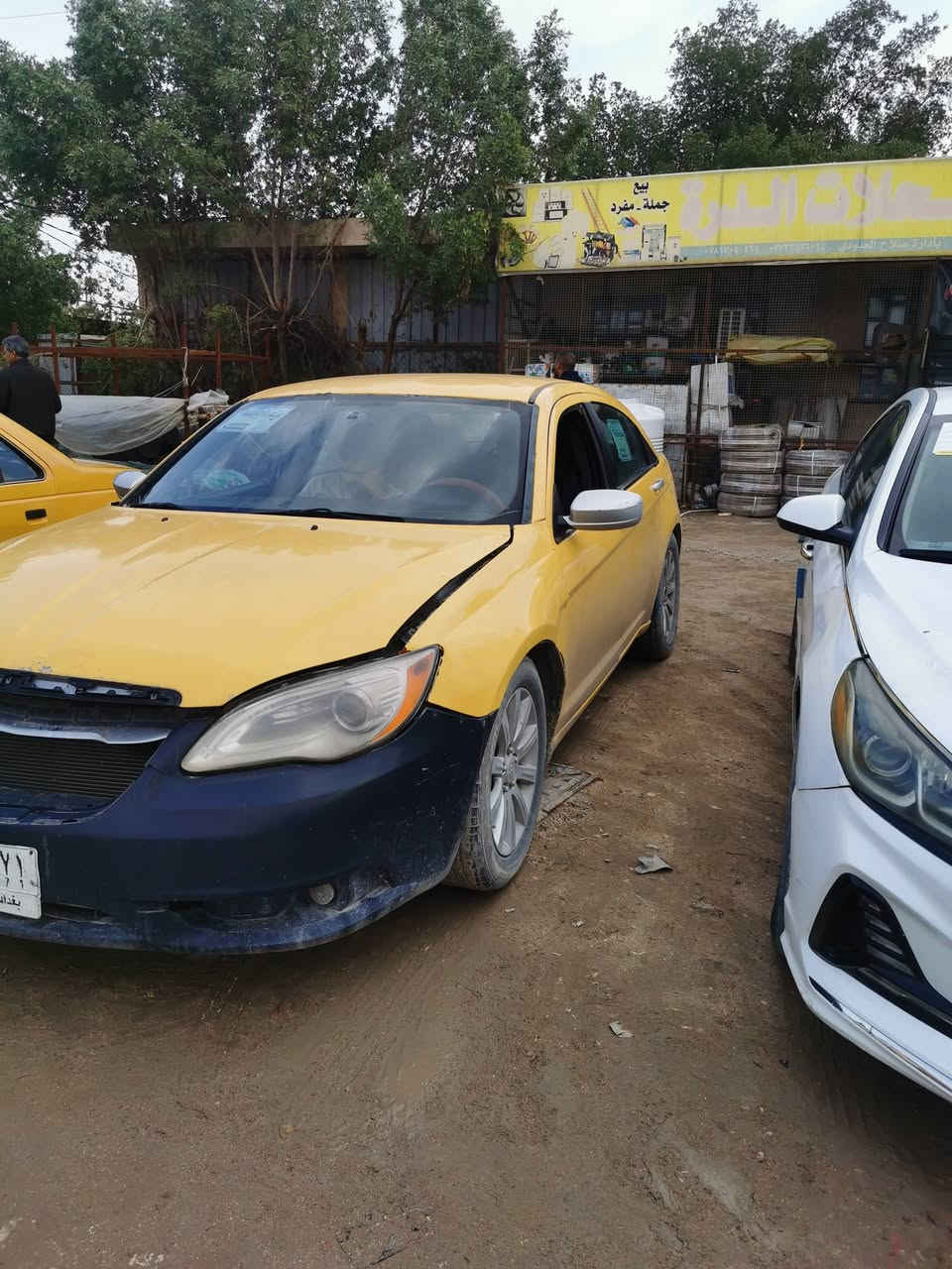 السلام عليكم ورحمة الله وبركاته سي 200 موديل ٢٠١٢ السعر ٦٠ وبيه مجال مكان كربلاء الاتصال على الرقم ***********//*********** للتفاصيل
