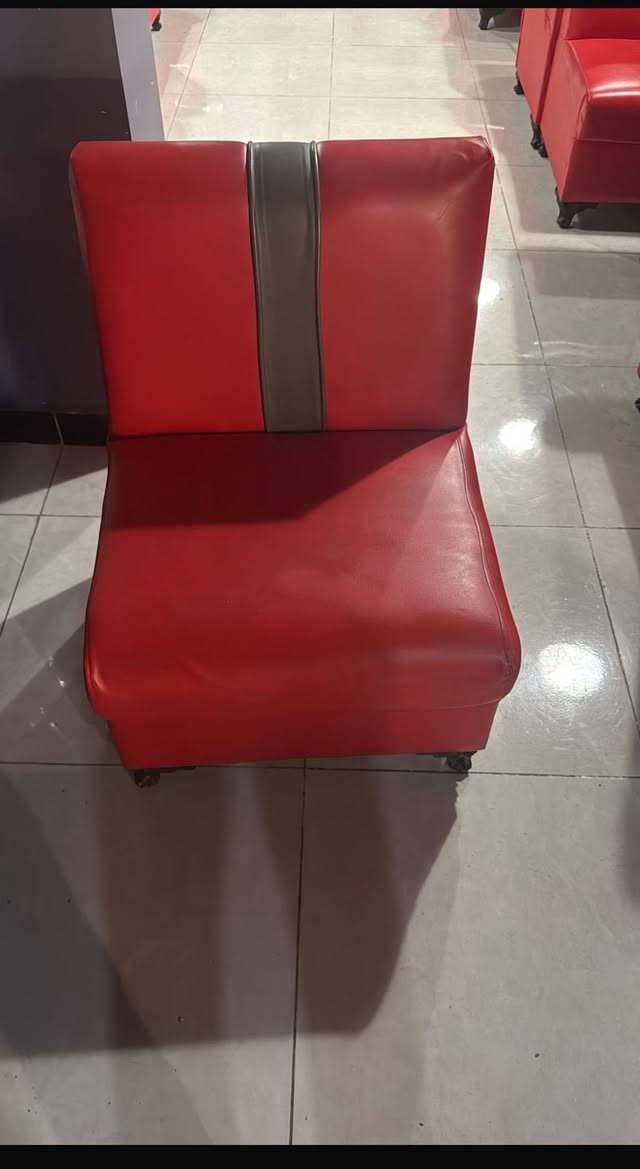 قنفات عدد١٠
كراسي عدد٦
السعر  تصال و وتساب +964 771 745 9033


**إذا كنت صاحب هذا الإعلان وتريد حذفه لأي سبب، رجاءا أرسل رسالة إلى الدعم الفني**