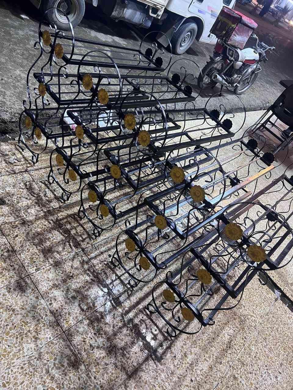 سلات احذاي سعر قطع 30الف عنوان موصل جانب الايمن حي رسالة حديد ثقيل يوجد توصيل ***********
