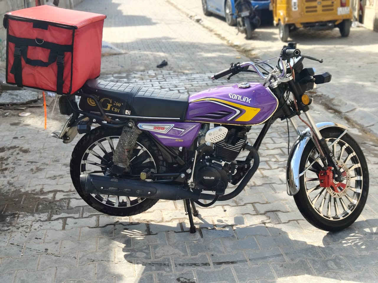 السلام عليكم دراجة سولنك 2025 جديدة استخدام شخصي ماشية 3 الاف كفالة برغي ممبدل بيهه  وياهه صندوك وستاند موبايل ومرايات سعرهه 825 الف
***********
