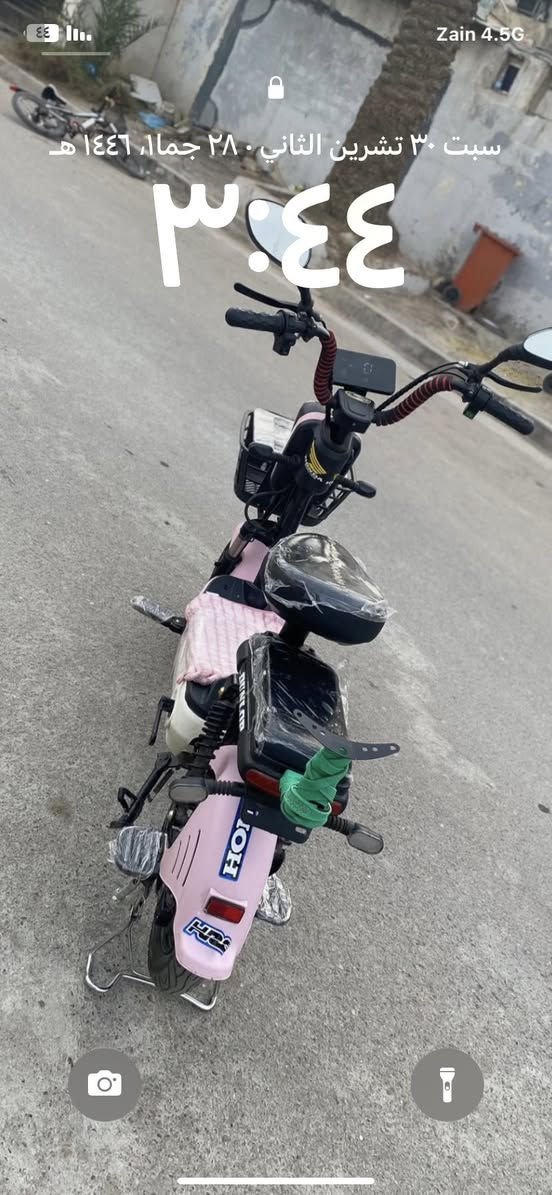 سلام عليكم ورحمه الله عندي هاي الدراجتين للبيع الاولى الورديه حجم 14 رابده ب125 عطله مامعروف تجي تشوفه بس البطاريات جديده لوك تريد تشوفهن راسلني خاص 
الدراجه الثانيه r9 دراجه صار شهرين من مشتريه دراجه جديده بطارياته جديده كامله مابيها اي نقص بس البريك فقط نكطع بيه وبدع ماسويته رايده480 وبيها مجال لطيبين اي استفسار خاص او هذا الرقم ***********
