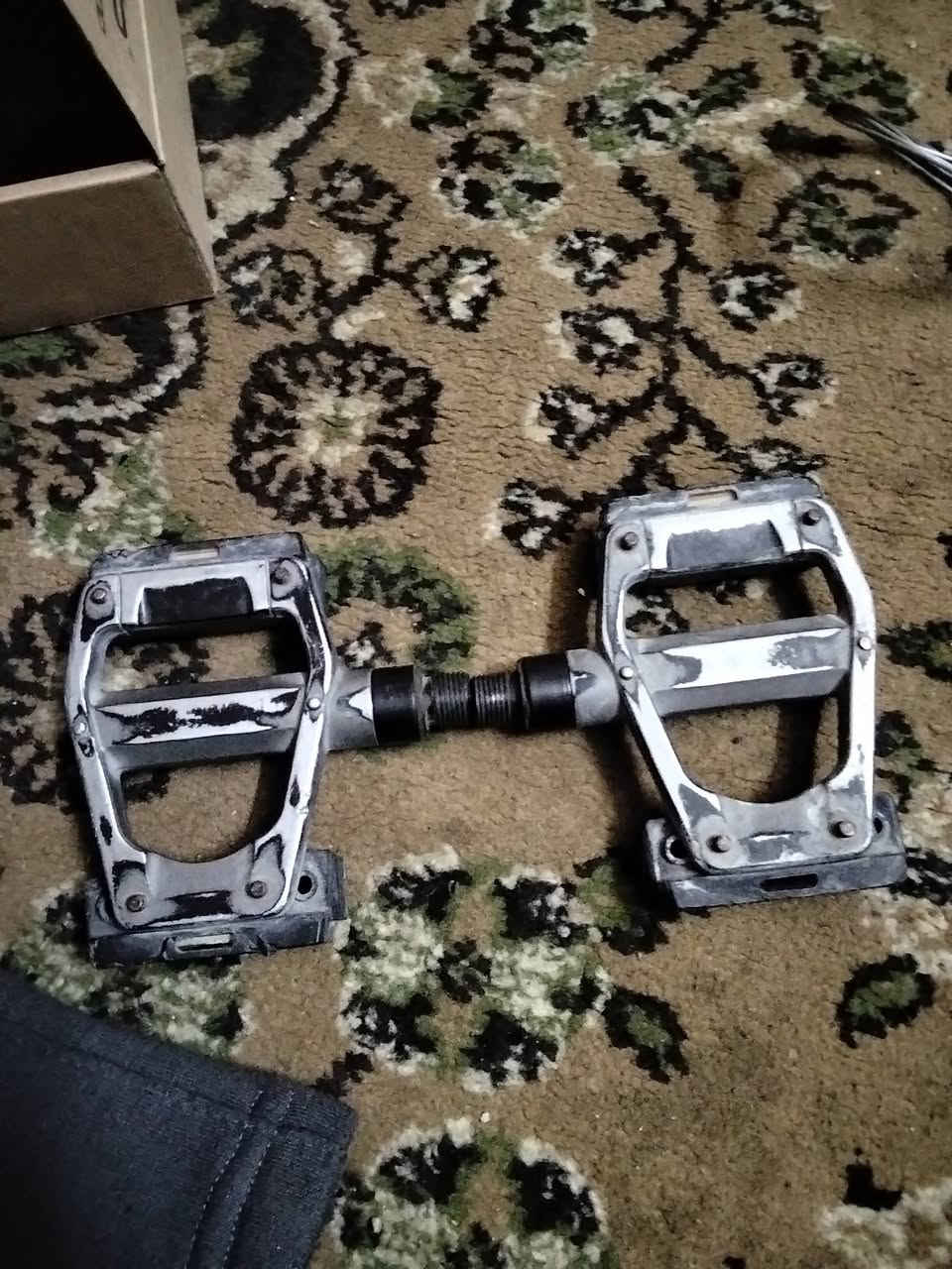 السلام عليكم   اسعار اسفل الصوره غراض بايسكل بيهن مستعمل وجديد

يوجد توصيل لجميع المحافظات
للتواصل واتس ***********
موجود ماسنجر
