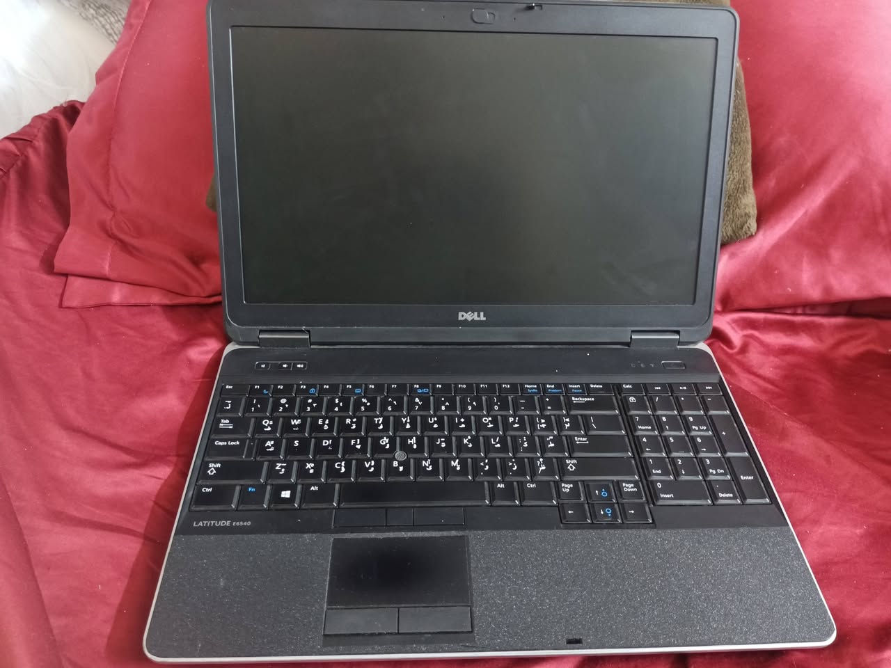 سلام عليكم 
✅️اسم الموديل Dell 6540 
✅️معالج Core i7 من الرابع 
✅️هارد ssd 256 كيكا
✅️الذاكرة العشوائيه للرام 8 كيكا
✅️شاشة 15.6 انج
✅️كاميرا
✅️بلوتوث
✅️وايفاي 
✅️مدخل cd + DVD
✅️ USB عدد 4
✅️منفذ lan
✅️منفد HDMI

 
 
Brand :Dell 6540 
CPU: Core i7  4610M  3GHZ
Genration : 4TH
ssd . 256 gb
Ram: 8 GB
Monitor:15.6
للبيع ب160 الف مكاني البياع رقمي ***********
