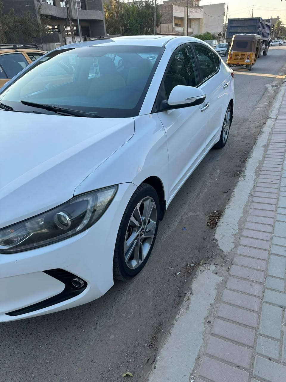 سلام عليكم النترا  خليجي موديل ١٨ رقم اربيل بسمي رقم وهزه جديد ماشيه ٧٢ حقيقي سياره مكفوله عده بارد بل باب مال سايق ولباقي كفاله  كير مكينه بشرط كفاله سعره 135  عنواني بغداد لدورة***********
