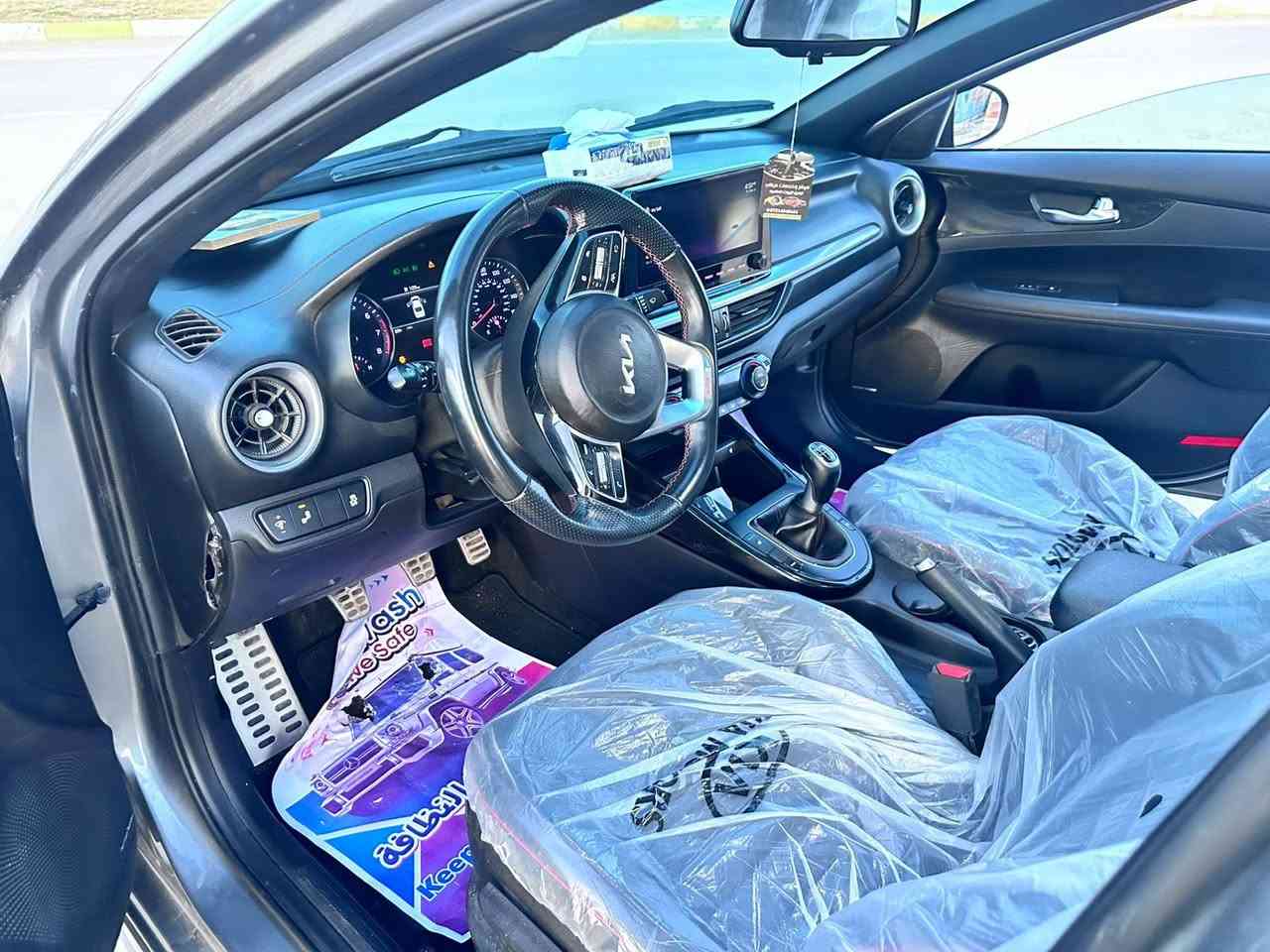 � للبيع — كيا سبورت 1600 تيربو / كير عادي
سيارة نظيفة جاهزة للاستخدام، فول مواصفات على وضعها.

📌 المواصفات:
• محرك 1600 تيربو سبورت
• كير عادي (مانيوال)
• شاشة وسطية حديثة
• كاميرا خلفية
• مثبت سرعة•
• إطارات رياضية
• داخلة نظيفة جداً ومغلفة
• تحكم كامل – إنارة LED – مرايات كهربائية

✨ الحالة:
السيارة نظيفة جداً مثل ما واضح بالصور، استخدام مرتب، بدون أي ملاحظات ميكانيك أو كهرباء.
فحص متوفر للجادّين.

💰 السعر: 130 وبي مجال 
📍 الموقع: الناصرية
📞 التواصل واتساب فقط:***********
