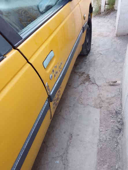 السلام عليكم بيجو لميس ٢٠١٣ محور كورلا مكينه كير خير من الله السياره شغاله من كلشي بيها ملاحظات أكلك عليهن ،السعر،٣٣ وبيها مجال بصيط مكاني سلمان باك رقم الهاتف ***********واتساب موجود
