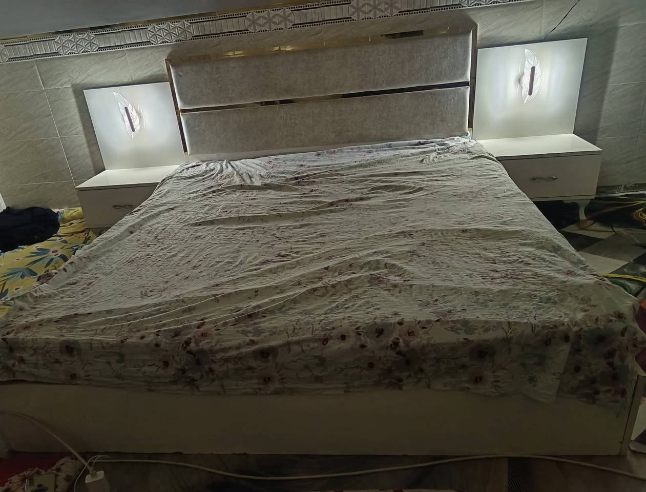 غرفةة تركي 5 قطع نضافةة 90%100 مكانهها الديوانيةة حي العسكري شارع الوكفةة القديم السعر 400 *********** بي واتساب
***********
