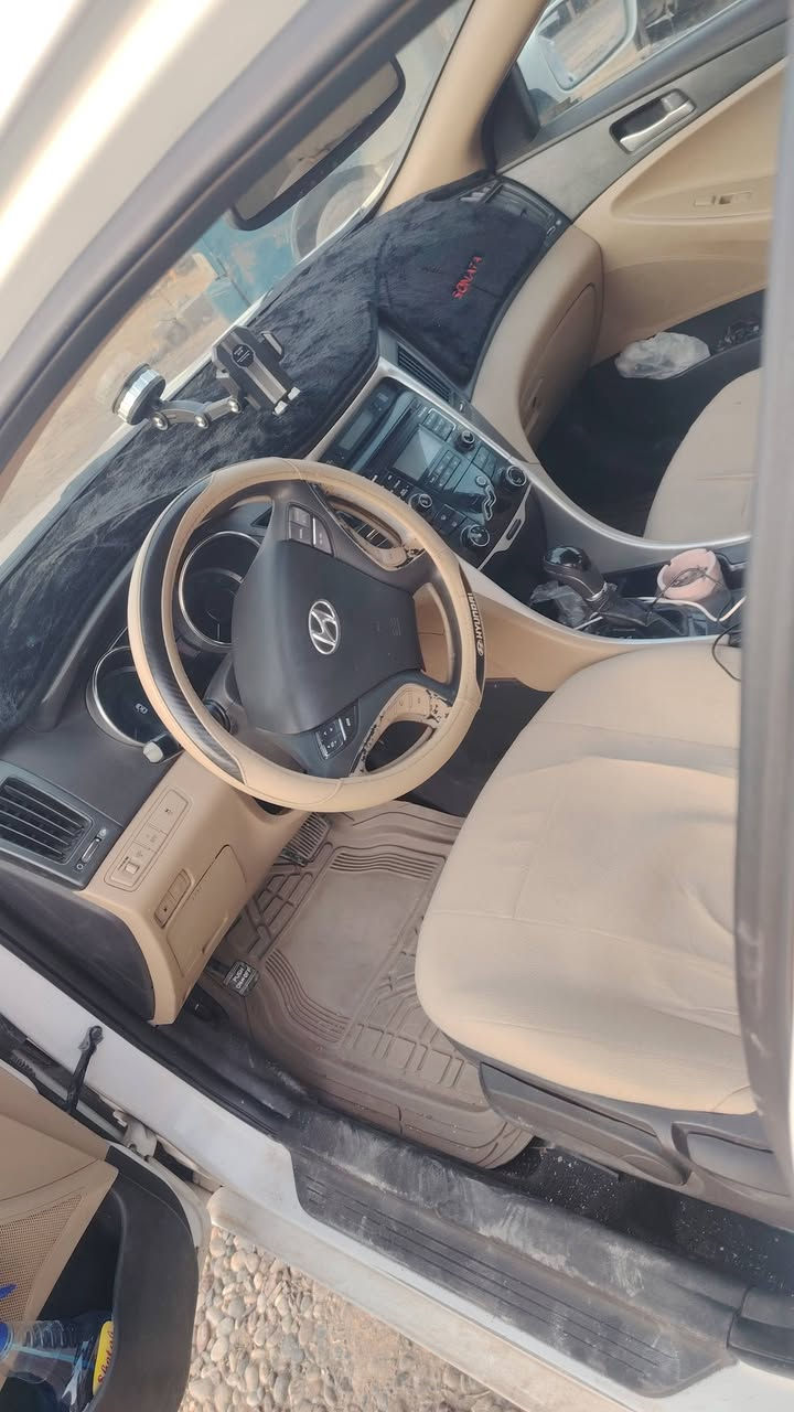 سوناتا 2011
وارد امريكي
محرك جي دي اي
ضررها قطعة صبغ چاملخ الأيمن الأمامي وقبغ الصندوق شبر بخ
وبيها أثر شضايا بالقمارة
محرك مبدل جديد 
محرك گير تبريد شرط
طخم تايرات جديد
رقم نينوى 
سنوية 2027
مكان السيارة الموصل
السعر 112 ومجال
للإستفسار 
***********
