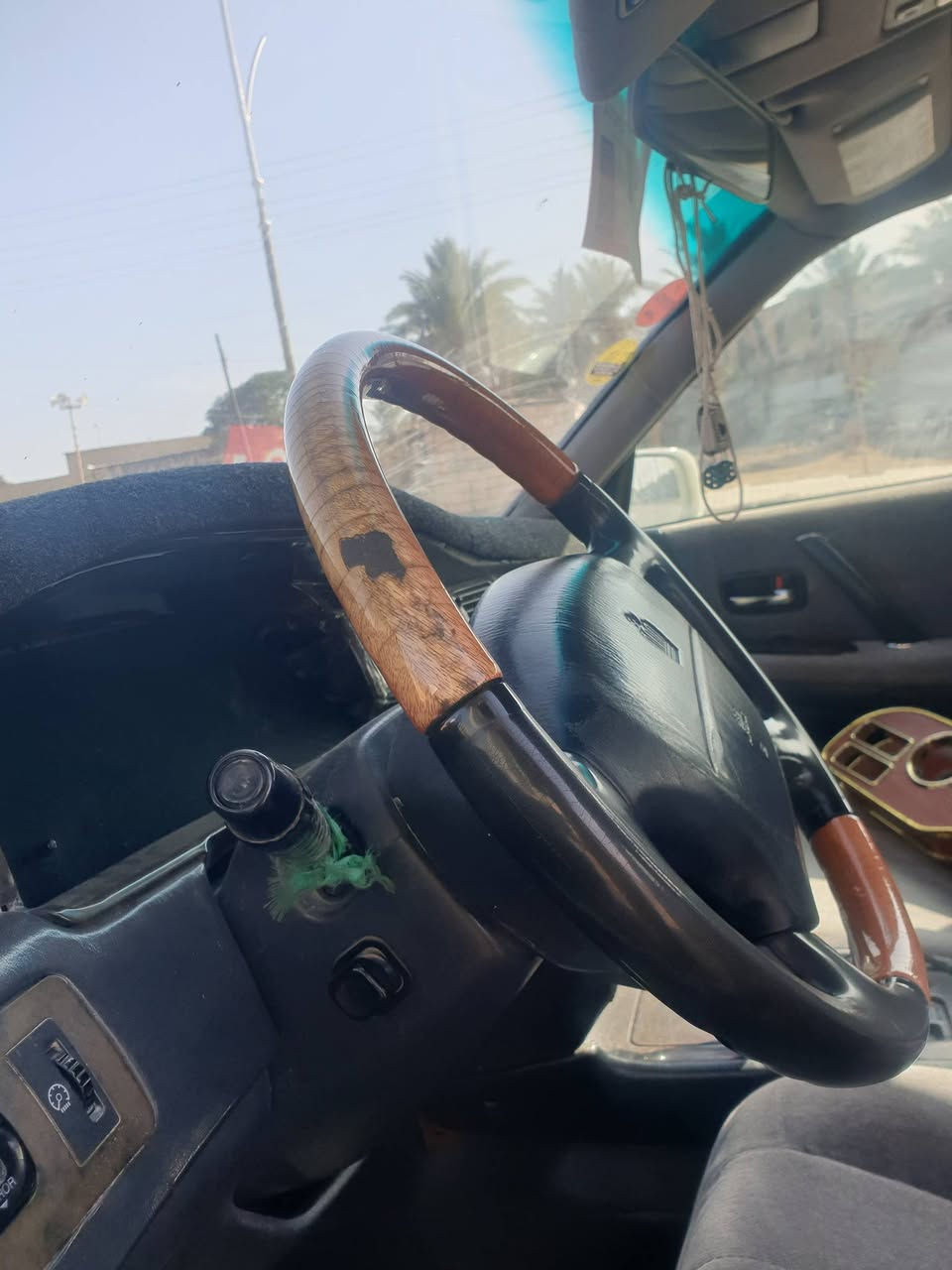 مرخصت الادمن راس الثور مكفوله ماعده الصبغ للجماليه مكينه وكير ع شرط حداديه جديده تخم تاير السياره جاهزه كهربائيات كوله بلادي تبريد خلفي امامي ثلج مشط جديد كشنات كهربائيات تكم ستيرن سستم سماعات ومضخم مكينه ٣ تالاف فيشتين سياره جاهزه مداور مباشر مكفوله من كل النواحي مكان السياره نجف ناحية القادسية  للسعر 93 اي ستفسار ***********
