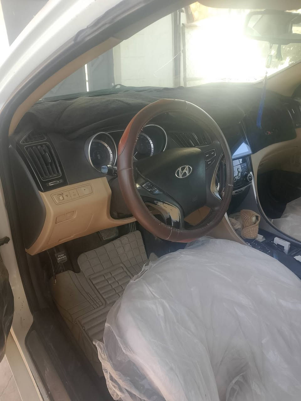 سوناتا 11 خليجي فول واحد علا واحد البصمه رقم بغداد حداديه كير ومكينه  2400 كارتون بنوراما فتحه ويل كروم تبريد قطعتين ثلج مري شفط داخل لونين تخم تاير جاهزه للاخير بها باب مبدل بلادي سعر ٩٨ قفل مكاني بابل القاسم رقم ***********
