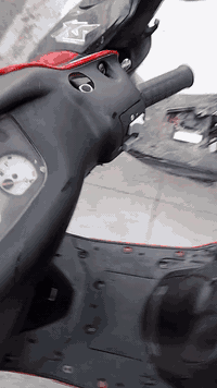 سلام عليكم فراشة رمبة بعده ماماشية ابد التفاصيل مذكورة بالفديو المحرك بعده لونه ذهبي مال شركة سعر 750 تجي للمعرض تكلب وتفحص براحتك تشوف محرك تقتنع بيه يلا تاخذه *********** العنوان الاسكان مجمع الياباني
