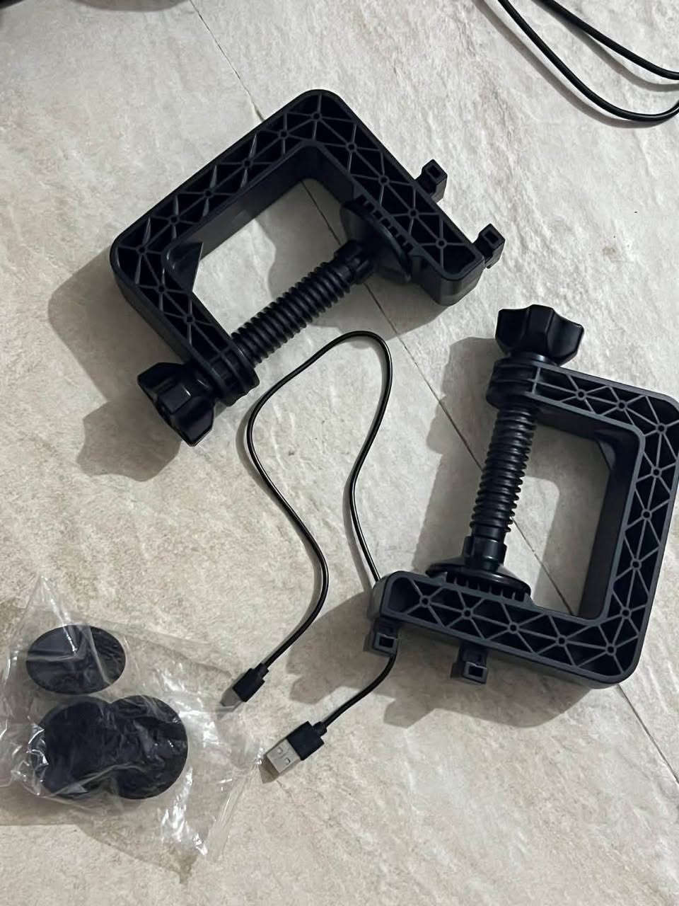 سلام عليكم دركسون للبيع
دركسون نوعيه pxn درجه الفر مالته 270 و 900 يعني نص فره و فره و نص
وايرات تايب سي 
كير عادي 6 نمر و R
يشتغل XBOX و Pc

للاستفسار اكثر 
تلي  @z14_f
انستا 1z4_f


**إذا كنت صاحب هذا الإعلان وتريد حذفه لأي سبب، رجاءا أرسل رسالة إلى الدعم الفني**