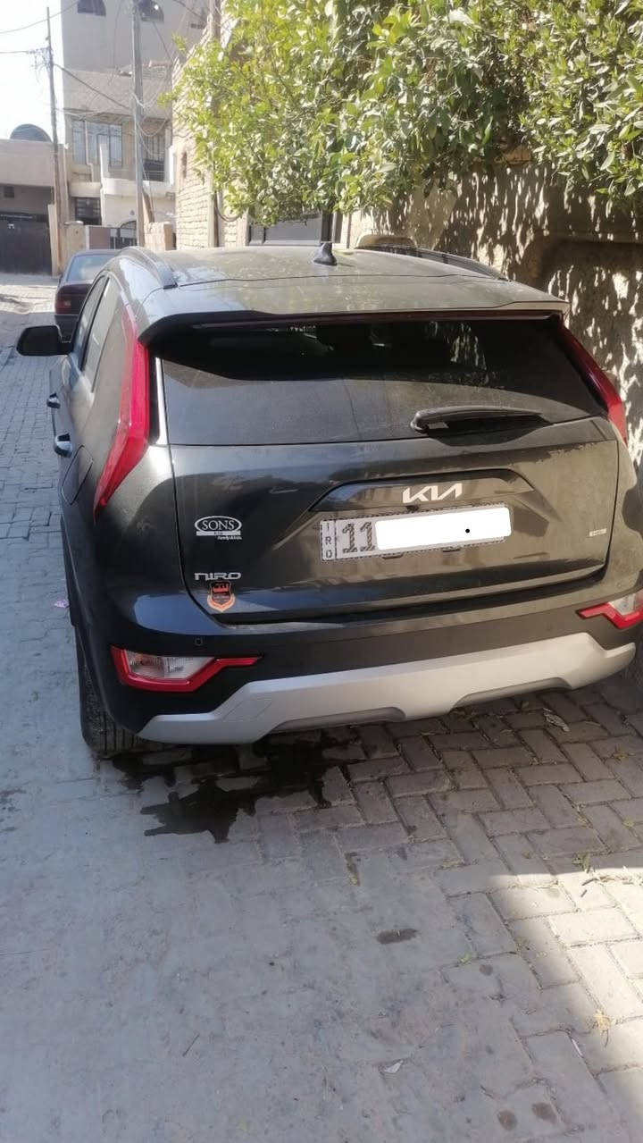 سلام عليكم 
للبيع 
كيا نيرو (KIA NIRO) 
فئه EX
اللون رمادي غامق (Gray)
موديل 2024 
محرك 1.6 هايبرد (HEV)
ممشى السياره 18,000 ميل
مواصفات السياره:
اضائات بتصاميم LED 
ويل المنيوم قياس 17 انش
كامره خلفيه
حساسات اصطفاف
جناح خلفي مدمج 
شاشه مزدوجه منحنيه
قطعه تكييف خلفيه 
مقاعد جلد ممزوج مع قماش 
تدفئه المقاعد الاماميه 
هاند بريد بصمه كهربائي 
مودات قياده 
مثبت سرعه 

رقم السياره بغداد 
تحويل ثاني يوم 
السياره نظيفه وممشاها قليل
تبديل دعاميه اماميه فقط فقط❗️

مكان السياره بغداد 
***********
