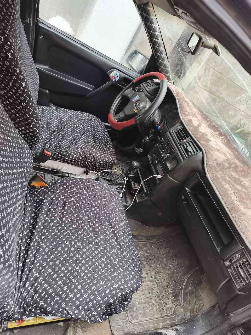 السلام عليكم فكتره ماسحه سياره جاهزه ونضيفه من كلشي الكشر شوف العين السعر 28 رقم الهاتف *********** واتساب
