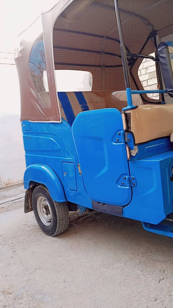 السلام عليكم تكتك للبيع موديل 2023 شهر 12 يعني 24 رقم وسنوية مكفولة مثل ما موضح بل صورة للسفسار ***********
