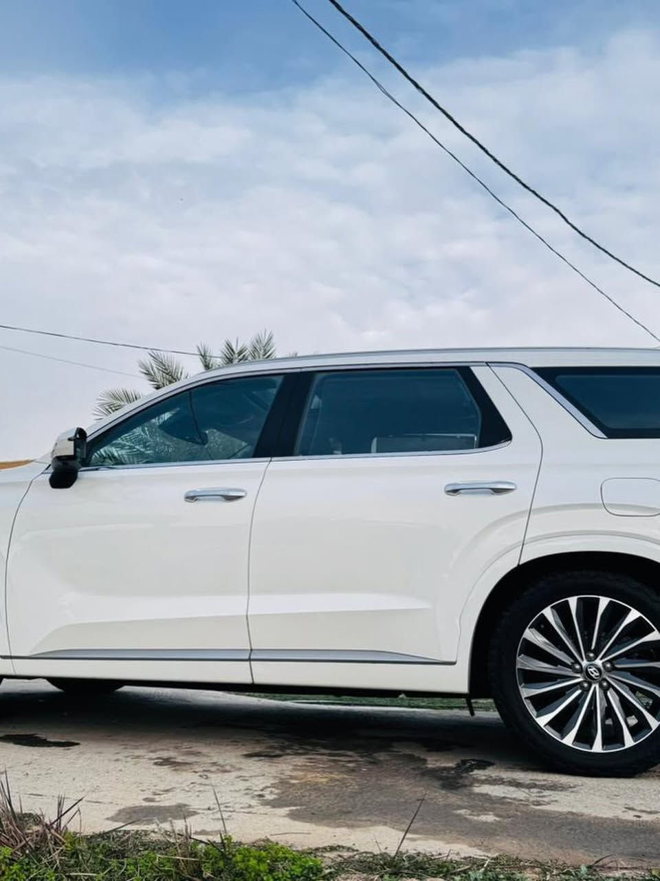 🔥 للبيع | Hyundai Palisade HTRAC 2021 🔥

✨ SUV عائلية فاخرة • فول مواصفات • دفع رباعي HTRAC • استخدام شخصي ✨

🚘 نعمان أوتو | Numan Auto
ثقة التعامل • جودة السيارات

━━━━━━━━━━━━━━━

📊 الموديل: 2021
⚙️ المحرك: V6 سعة 3.8 لتر (3800cc)
🛞 نظام الدفع: HTRAC (دفع رباعي)
📍 الموقع: ديالى – جديدة الشط – مطعم سامان

━━━━━━━━━━━━━━━

💎 أهم المواصفات:

✅ محرك V6 قوي وهادئ
✅ نظام دفع رباعي HTRAC بثبات عالي
✅ فتحة بانوراما مزدوجة
✅ شاشة وسطية كبيرة مع نظام ملاحة
✅ شاشة عدادات ديجيتال
✅ عرض المعلومات على الزجاج الأمامي (HUD)
✅ كاميرات 360°
✅ حساسات أمامية وخلفية
✅ رادار أمامي + نظام مانع التصادم
✅ نظام مراقبة النقطة العمياء (Blind Spot)
✅ نظام المحافظة على المسار (Lane Keep Assist)
✅ مثبت سرعة ذكي (Smart Cruise Control)
✅ مانع انزلاق
✅ مقاعد VIP منفصلة بجلد فاخر
✅ تبريد وتدفئة للمقاعد الأمامية والخلفية
✅ تبريد خلفي (3 مناطق تكييف)
✅ ذاكرة للمقاعد
✅ تشغيل بصمة + دخول ذكي + بصمة أبواب
✅ تشغيل عن بُعد
✅ شحن لاسلكي
✅ نظام صوتي عالي الجودة
✅ شفتات خلف المقود
✅ 5 وضعيات قيادة
✅ سايد بريك إلكتروني (بصمة)
✅ جنوط قياس 20 إنش

━━━━━━━━━━━━━━━

🛠️ الحالة بكل شفافية:

✔️ استخدام شخصي
✔️ البجم كبس
✔️ كفالة محرك وكير
✔️ الضرر موضح بالكامل بالصور

━━━━━━━━━━━━━━━

📍 الموقع: ديالى – جديدة الشط – مطعم سامان

📞 للاستفسار والاتصال:
***********
📱 واتساب / اتصال

#هيونداي #باليسايد #Hyundai #Palisade #HTRAC سيارات_ديالى سيارات_العراق نعمان_أوتو

