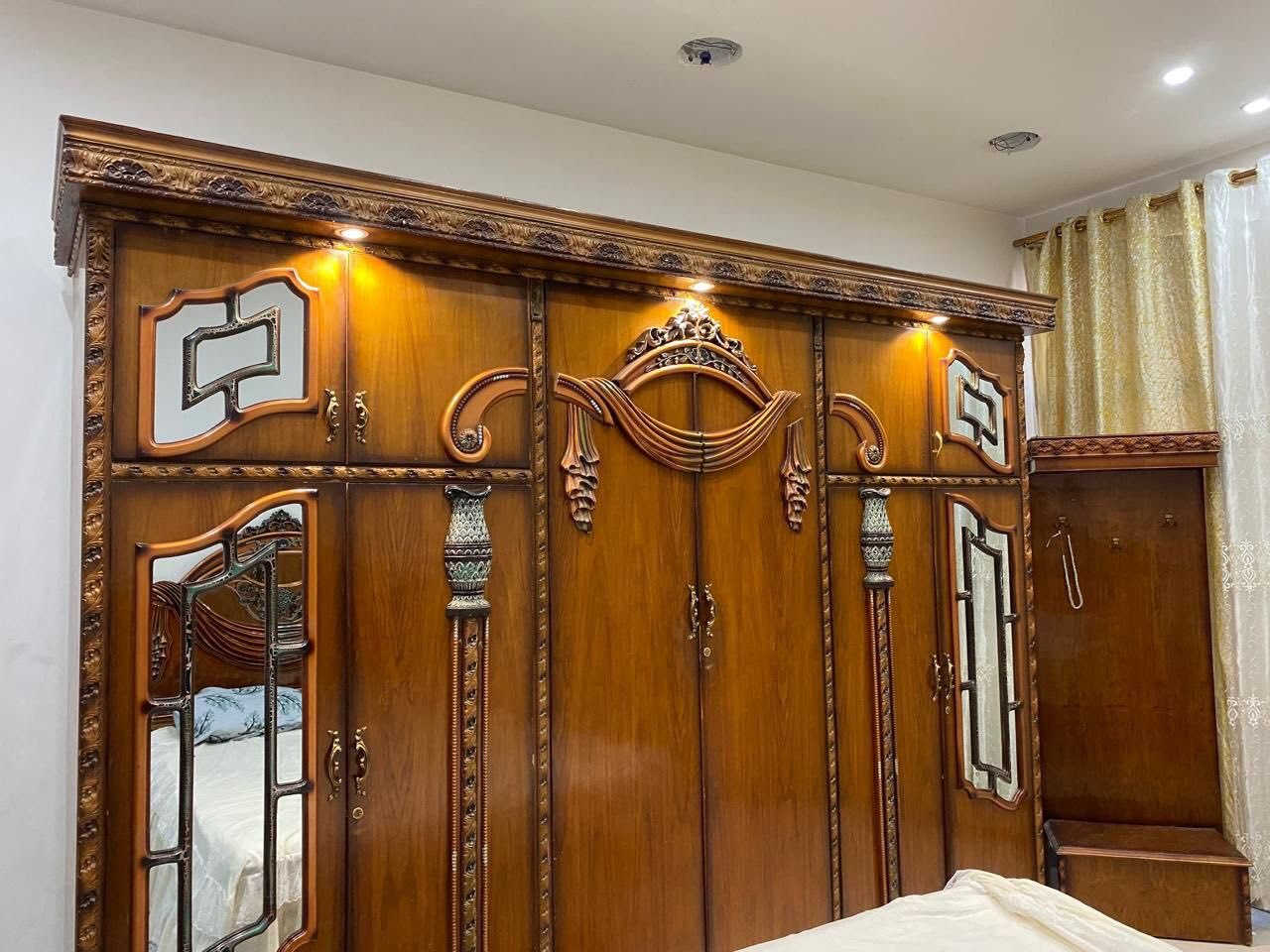 السلام عليكم غرفها عراقيه تفصال كلش نضيفه جديده ما بيها اي نقص سعر 650بيها مجال بغداد بلديات رقم ***********
