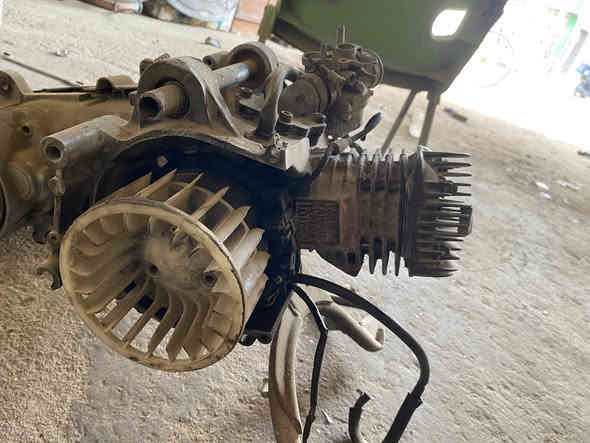 السلام عليكم مرخصة الادمن عندي بوشه مال بطه اصليه وكلاجات امامي خلفي وكابريته اصلي خط واحد فشك كرنك شرط الشغل صالنصه اويل بم دهن سلف  مكينه كامله تريده شلعه تريد ابيعلك قطع  

وعندي مكينه مال اكزز فحل خطين تريده كامله تريده تفصيخ  قبق هندر كلجات امامي خلفي بيه بوشه اصليه عايزه فقط رايمر صالنصه ويل خلفي واسعارهن مناسبه وجوه السوك وشرط القناعه والنضافه وهاذه رقمي ***********
