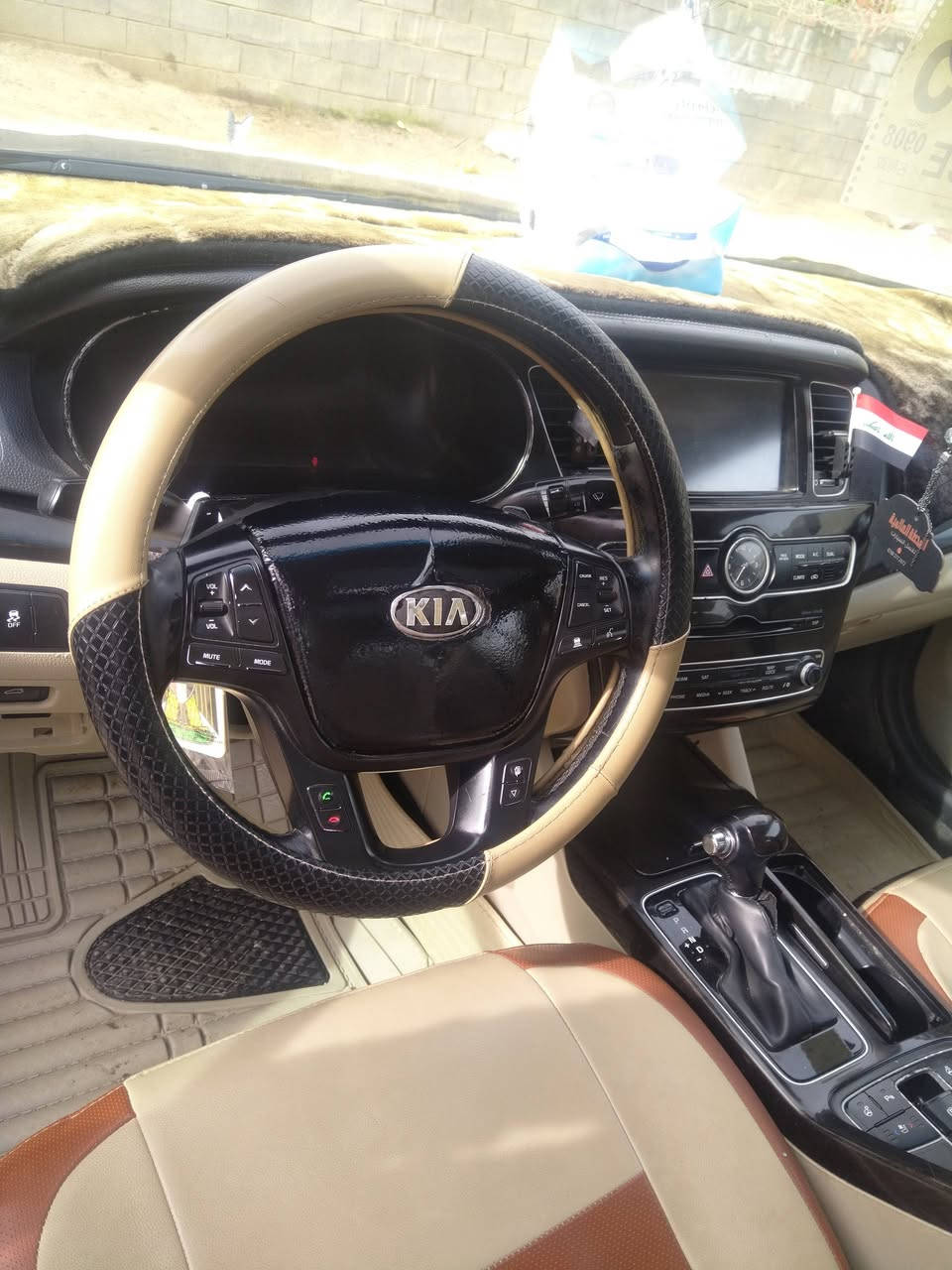السلام عليكم     للبيع او المراوس حسب القناعه كيا كتدنزا موديل 2014
رقم بغداد تحويل مباشر 
وارد امريكي بيها 3 قطع صبغ 
محرك 6  كير اوتماتيك  
السياره فول مواصفات 
بنوراما 
بصمه تشغيل 
بصمه ابواب 
كشنات جلد كهرباء 
برده خلفيه كهرباء 
تحكمات ستيرآ 
شااشه كامره 
حساسات 
شفتات بالسترآ
انضمه قياده 
اشاير بالمري 
اشاير ترحيب 
تبريد قطعتيت 
مري كهرباء 
ويل كب تخم تاير 
العنوان الرمادي الصوفيه للاستفسار الخاص مفتوح 
هاتف ***********
