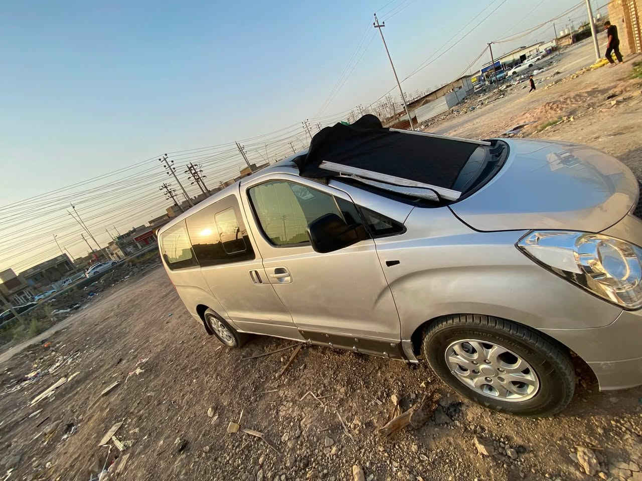 السلام عليكم هونداي ستاركس H1 2008 مسكر أصل فول بدون فتحات مكفوله كير مكينه عيب شرعي خطها نجف سوق الشيوخ رقم نجف ب120 وبها مجال كامله كير مكينه تبريد كهربائيات كلها شغاله شرط لون سلفر معمره بلاد حادث بجم بدون لغود يحتاج دوشنه كشنات *********** ذي قار سوق الشيوخ
