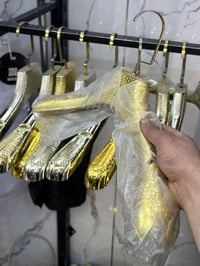 من رخصة الادمن تعاليك لون ذهبي كما واضحة بلصورة نضافة ٨٠٪؜  العدد ١٠٠ ...