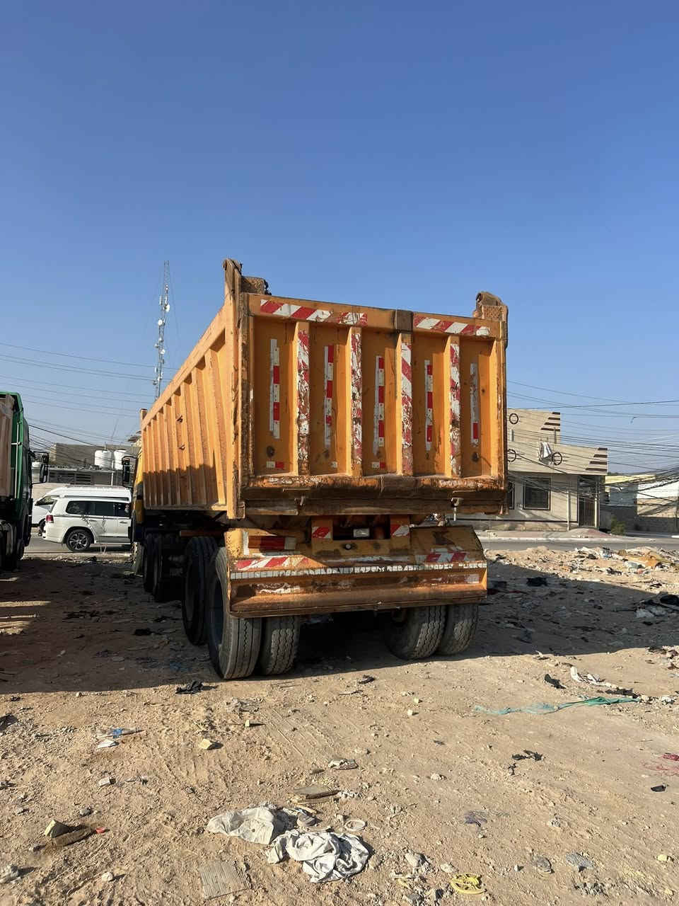 للبيع مارسدس تريله موديل 96 مكينه 53 كير 240 مجموعة جيئف قيطان مكفوله والعربه جابر موديل 2007  الاتصال ***********
