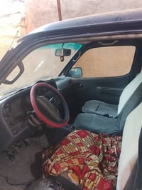 من رخصت مدير الكروب المحترم سياره هايسه بوز البيع اومراوس سياره زغيره ...