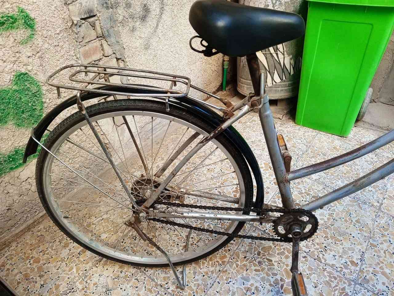 باسيكل للبيع جديد
السعر 60 و بي مجال قليل .المكان مدينة الصدر. رقم الهاتف***********
