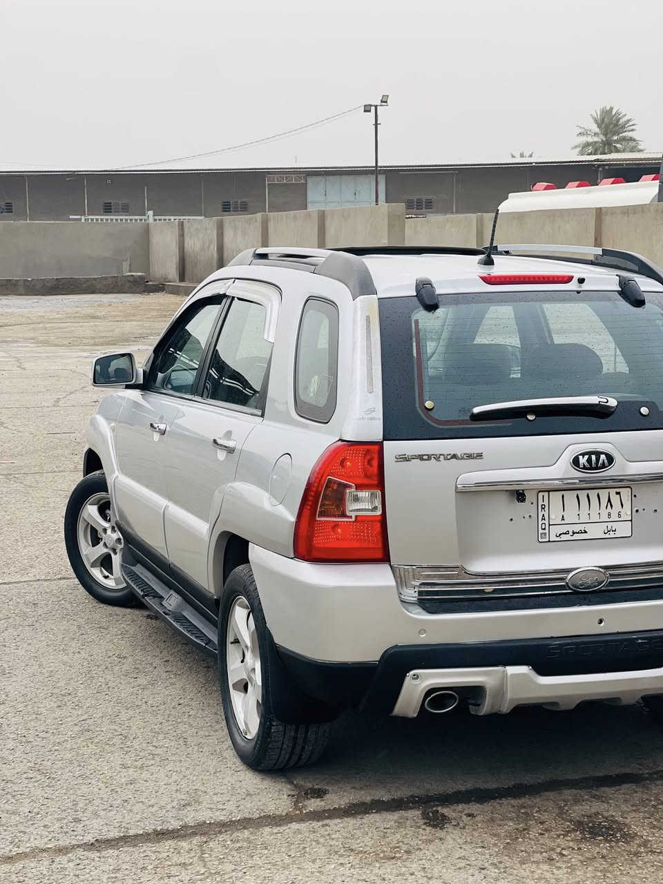السلام عليكم سبورتج موديل 2009خليجي رقم بابل مكفوله كفاله عامه مواصفاته فتحه كشنات جلد اشاير بل مري شاشه كامره حساس خلفي تدفئه بل كشنات مكينه2000دوش مامفتوحه ماشيه180سياره جديده كلش وجاهزه مابيه اي نقص كير ومكينه تبريد حداديه كله مكفول السعر 118الشراي يتصل مكاني بابل مركز الحله ***********
