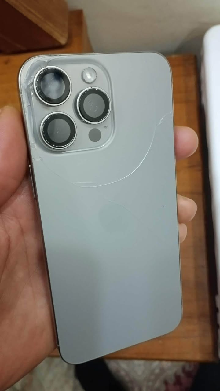 آيفون 15 برو ماكس ذاكرة 256 بطاريه 90 الجهاز وياه كارتونه وكيبل اصليات مطابقه للجهاز سعره 950 وبيه مجال الجهاز واضح كدامك مثل ما تشوف بيه هذا الفطر بالظهر هذا الرقم لصاحب الجهاز *********** ديوانية, القادسية
