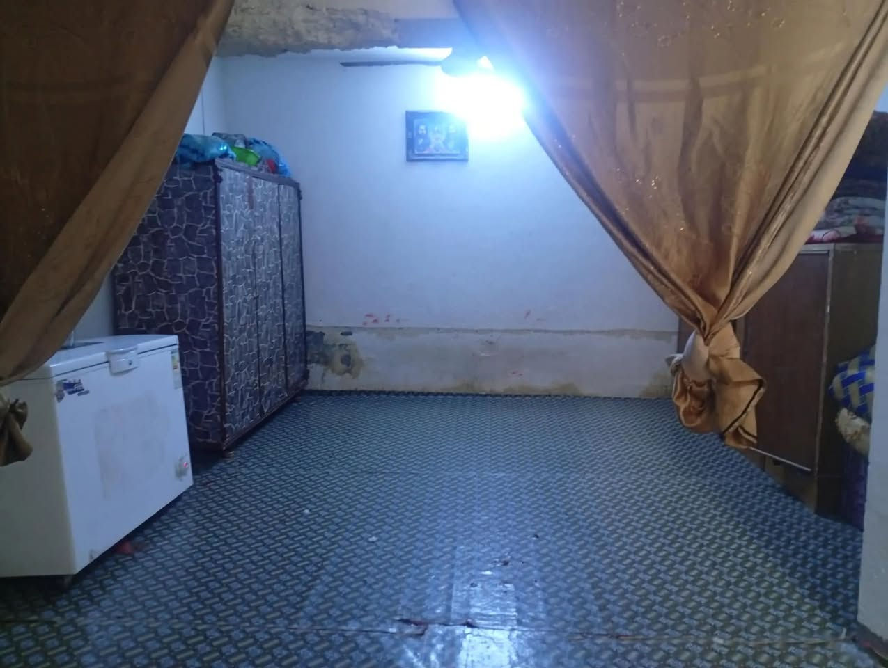 بيت للبيع طابو صرف مساحه 112م  دولان  بي غرفه وصالة  ومطبخ وصحيات لسعر 40 وبي مجال العنوان شارع 30خلف المستوصف قرب مدرسة المسره الأستفسار أتصل ***********#*********** 
*********** او مراسلة الصفحة
