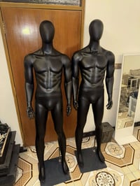 مانيكانات ثنين + 15 ستان احذيه مستعمل فترة بسيطه بحالة ممتازه للتواصل ...