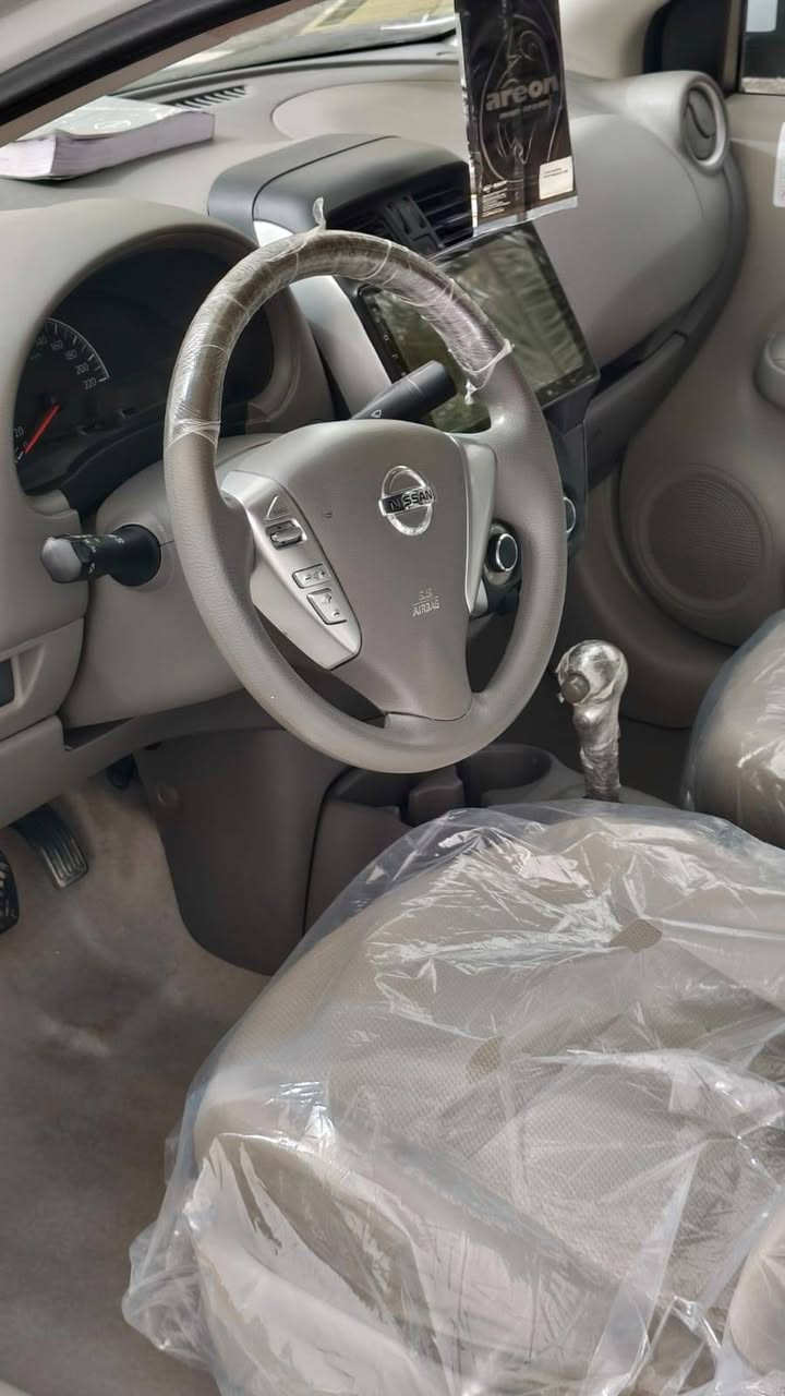 سلام عليكم نيسان سني مديل 2023 هندي ام لبليته زركه ماشيه 70 الف سياره تخم تاير حداديه بل كارتون سياره جديده كفاله عامه ماعده رصعتين بيه فقط سعر 115 وبيه مجال كلش قليل مكاني بصره كرمه علي رقم ***********
