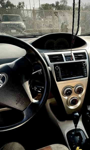 سلام عليكم للبيع سياره تويوتا يارس موديل 2007 وارد خليجي بدون صبح فقط بارد كير مكينه مكفولات محرك 1500 تبريد شغال سياره وضع شركه السياره  رقم بغداد تحويل ثاني يوم سنويه بعدها ما منتهيه السعر ٧٧ مكان السياره بغداد 
- [ ] رقم الهاتف: ***********
