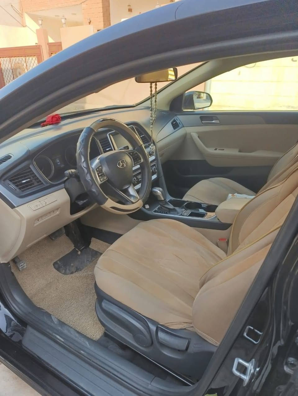 للبيع سياره سوناتا لون اسود موديل 2018 سنويه جديد ورقم سليمانيه جديد و بأسمي.... موقع كركوك .  واي سؤال او استفسار الاتصال ***********
