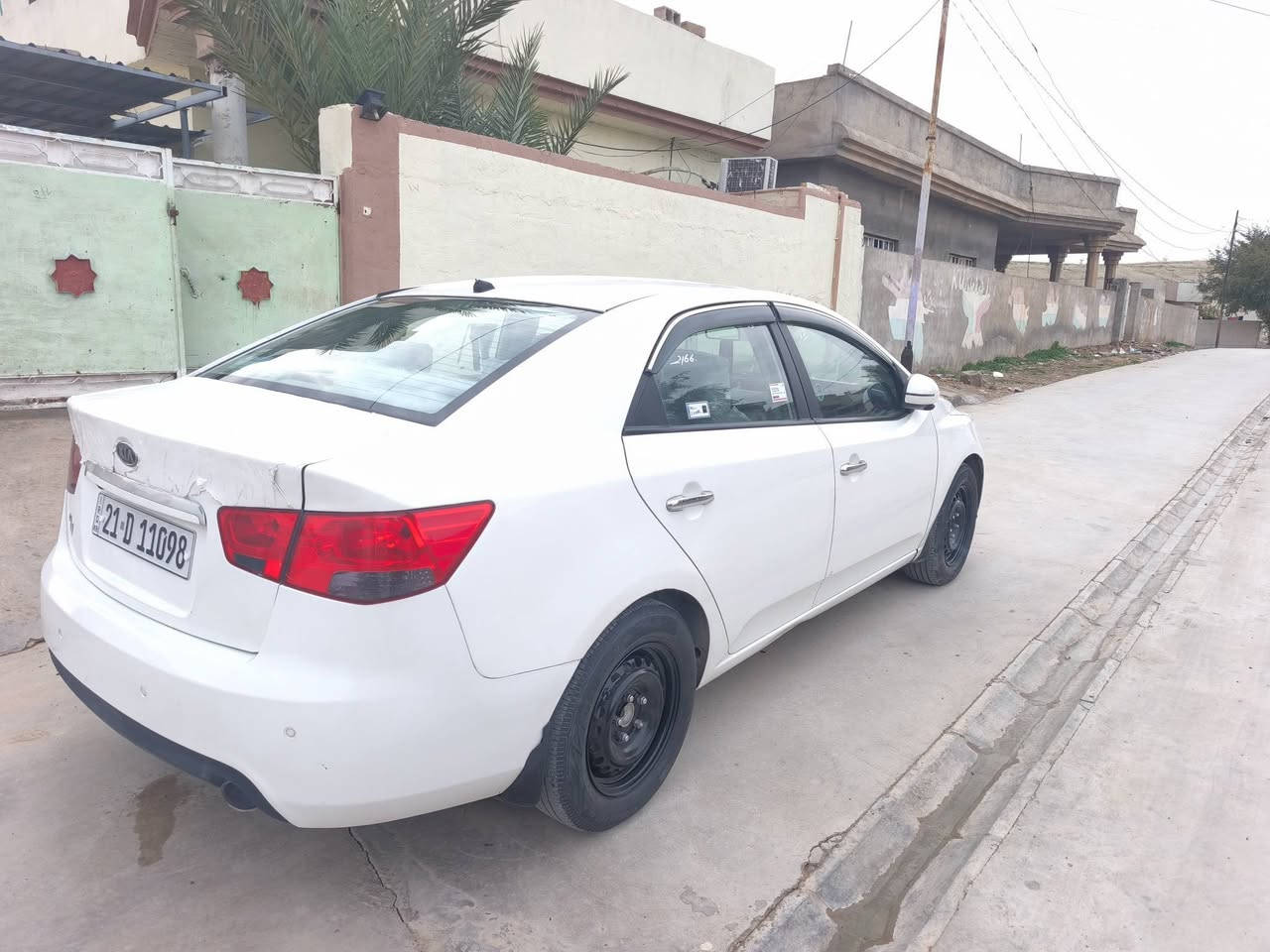 السلام عليكم سيراتو 2012 خليجي صبغ عام جماليه حداده كهربائي جديده رقم سنويه جديد فقط معجون كما موضح بلصوره تحويل ثاني يوم السياره كولش حلوه داخل وخارج مابيه نقص مكلف بلنشر رقم *********** السعر 89 بيه مجال بسيط
