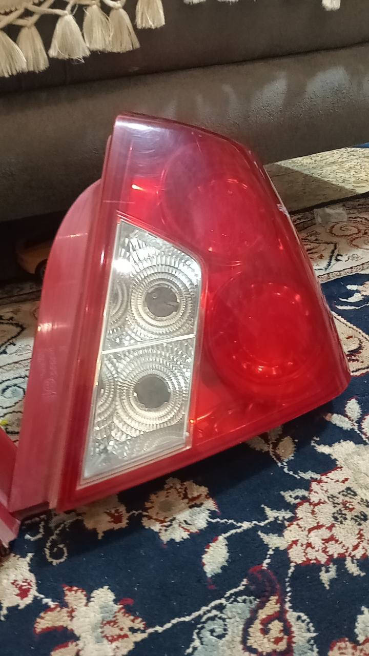 السلام عليكم
غراض للبيع مازدات و بك لايت واحد من البك لايت مفطور 
 السعر 60 الف 
***********
