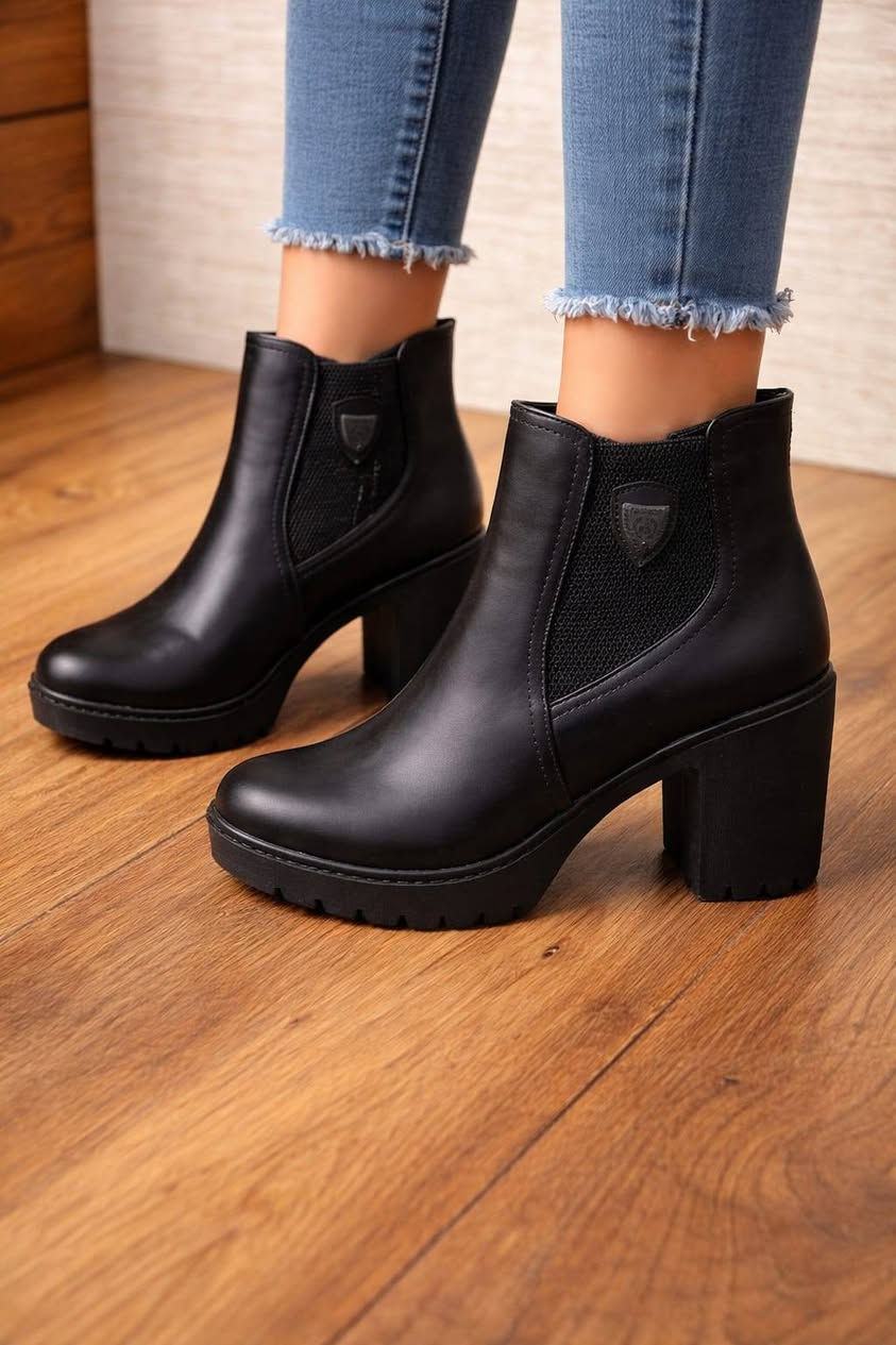 أحذية نسائية👠 وبواته 🥾وترانشوزات👟 ذات جودة عالية وبأسعار تنافسية وتوصيل سريع لجميع المناطق والمحافظات والاقضية والنواحي للحجز الاتصال على الرقم *********** او الرقم***********
