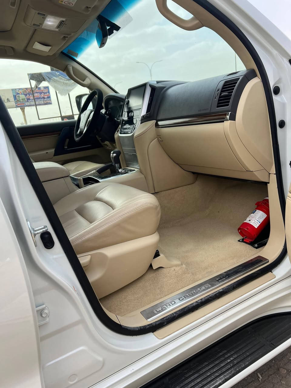 لاندكروزر2016 – بريم  أصلي
الوارد: بريم ام DVD
الحالة: مكفولة
كفاله  السيارة عدا دعاميه
السلامة: 8 إيرباك
الدفع: دبل
الكراسي: كهرباء
الكاميرات: 5 كاميرات
السقف: سلايد روف
المحرك: 8 سلندر
السعة: 4.6
الإطارات: جديدة
التخم: جديد
السياره كفاله من كلشي ماعدا دعاميه
المسافة المقطوعة: 198 ألف كم حقيقي
الملاحظة: السيارة بالحقيقة أنظف وأجمل من الصور
الرقم: بغداد الإنكليزي باسمي 
التحويل: مباشر
السعر .475 قابل لتفاوض
موقع السيارة:بغداد  رقم بغداد
للاستفسار:***********
