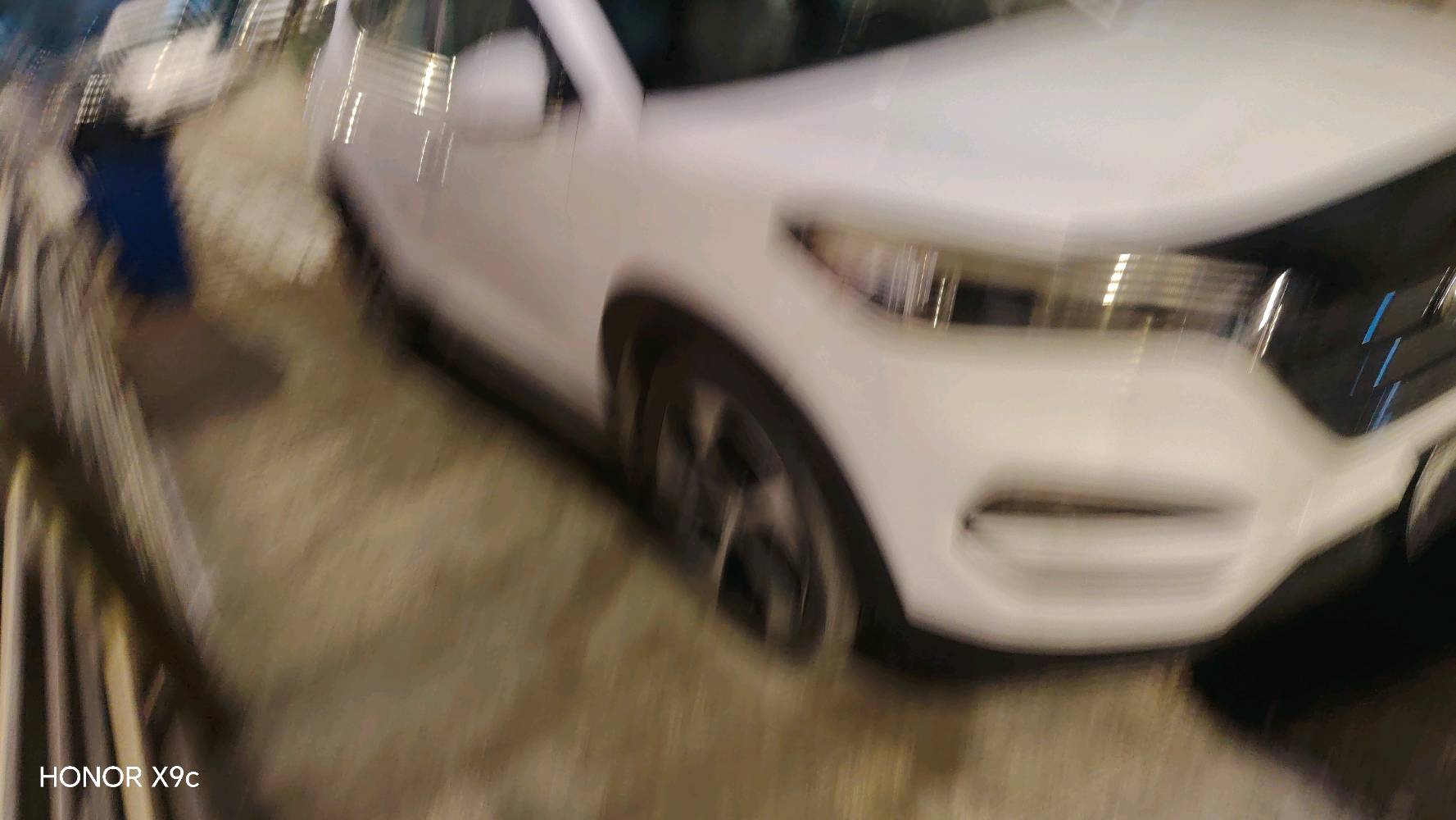 توكسان ٢٠١٧ وارد امريكي كامل مواصفات محرك ١٦٠٠ تيربو رقم بغداد ضررها جاملغ صفحة السايق بارد وصبغ بنيد ماشي ٧٧ الف فول مواصفات سيارة حلوة للاستفسار الاتصال على الرقم المثبت بالمشور 