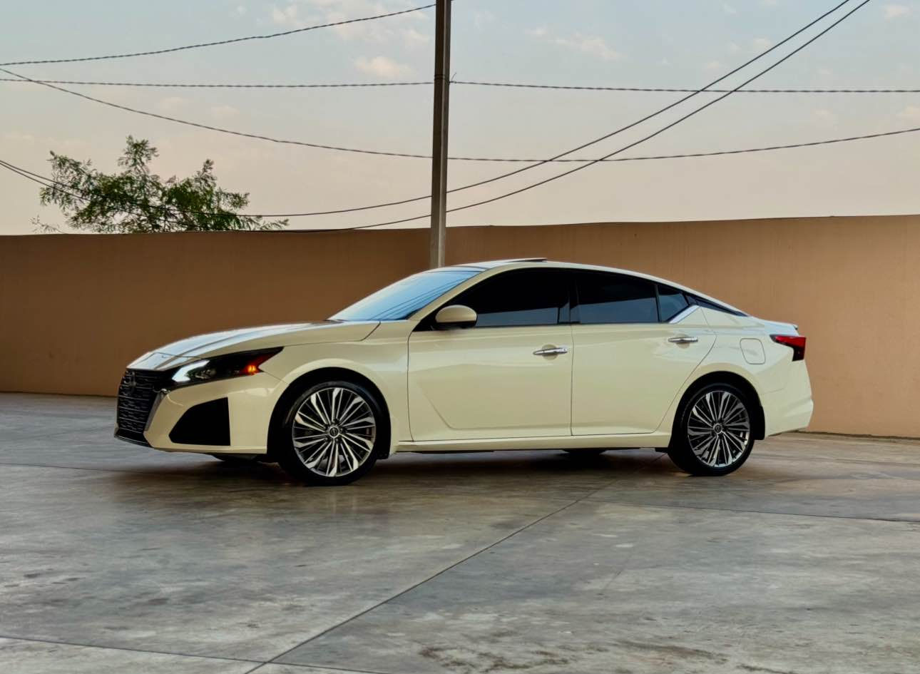 ‎‏﷽

***********

‎ 174$   تلكة هيج النظافة بهيج السعر بلاش بلاش
‎نظافة السيارة ١٠٠/١٠٠

‎❇️ ❇️
‎سيارة  كلـش كلش  جديدة لوك 
‎ونظيفة  وحلوة وكل كل جسمها بشرط✔️

2024 𝐍𝐈𝐒𝐒𝐀𝐍-. ALTIMA SL

‎نيسان التيما موديل : 2024
🚘
بدون صبغ
بجم كبس
‎اللون : ابيض

‎عداد المسافة : 21 الف

‎حجم المحرك : 2.5L ( 4,سلندر )
‎ ☑️🔚 

‎بدون دواخل%
 
‎المواصفات :.SL
 :
داخل صاج
‎بصمة ابواب 
‎‏‎بصمة تشغيل
سلايت
‎‏‎شاشة كبير
‎دشبول ديجيتال
‎‏‎كاميرا 5
‎اوتو ستارات : 𝐀𝐔𝐓𝐎 𝐒𝐓𝐀𝐑𝐃
‎اوتو ستوب : 𝐀𝐔𝐓𝐎 𝐒𝐓𝐎𝐏 
‎رادار امامي (تحديد مسار)
‎‏‎رادار جانبي (نقاط عمياء)
‎‏‎رادار خلفي (التحذير من الاصطدام)
‎‏‎حساسات جانبي 
‎‏‎حساسات خلفي 
‎نظام : 𝐀𝐔𝐓𝐎 
‎نظام :  𝐄𝐂𝐎
‎نظام : 𝐒𝐏𝐎𝐑𝐓
‎نظام :𝐒𝐇𝐎𝐖
سماعة بوس
‎تحكيمات ستيرين
‎كشن كهربائي
كشن جلد
كشن هيتر
ستيرن هيتر
‎تبريد مركزي
‎لايتات 𝐋𝐄𝐃 لید زينون بيلادي
‎بكلايتات 𝐋𝐄𝐃 لید بيلادى 
‎ويل كروم

‎‏‎تفاصيل اكثر الاتصال علی ارقام التاليه 

‎‏ WhatsApp -

☎️***********
‎ ‏ ‏‎‏
‎عنوان📍سليمانية

‎السيارة بدون رقم
‎يترقم فقط شيمالي دهل اوران, واسط
