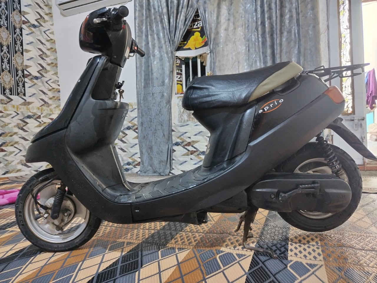 بطه 2003 مكفوله  محرك مامفتوح  شلعه ومعدل فول كهربائيات كله شغاله سلف هندر لايت هورن اشاير قفل جنطه قفل سكان مابيه اي نقص 250  بيه مجال
***********
