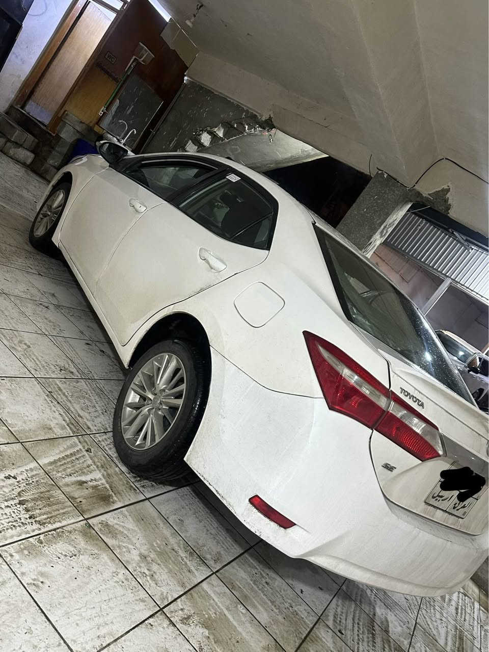 Toyota corola 2015 
مواسفات خليجي 
مكينه ١٨ 
١١٢ هه زار كم روشتووه 
٥ پارچه و نيو بوياغه 
بيشي نيه 
جه مپه كي پشتي هه يه 
كير و مكينه و تعويل و غرامه به شرت 
سعري ١١٥$ مجاليكي كه م 
*********** أربيل, العراق
