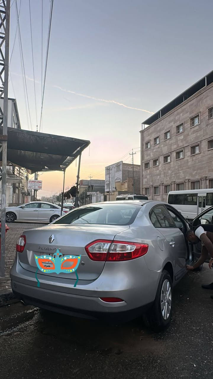 السلام عليكم ورحمة الله وبركاته عندي رينو فلاونس موديل 16 للبيع مكاني البصرة شط العرب الجزيرة رقم بغداد حسب كلام الأختصاص يكولون بيها مشكلة بالكونترول حاليآ السيارة واكفه اذا اكو مراوس بسيارة حسب القناعة ***********هذا رقمي
